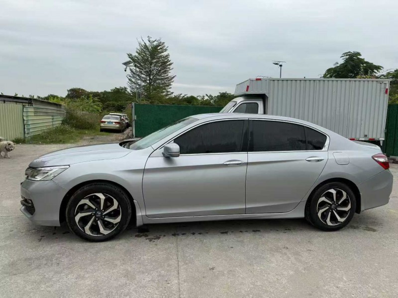 中山16年本田雅阁3