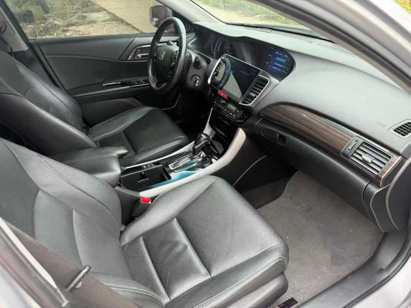 中山16年本田雅阁6