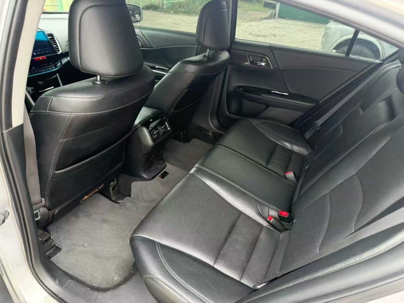 中山16年本田雅阁7