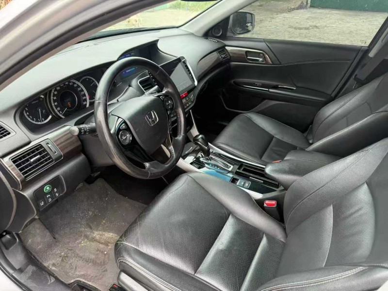 中山16年本田雅阁8