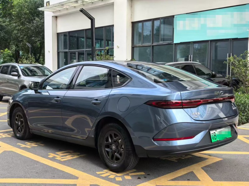 广州25年比亚迪秦3