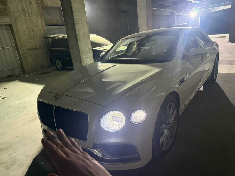 东莞25年宾利飞驰1