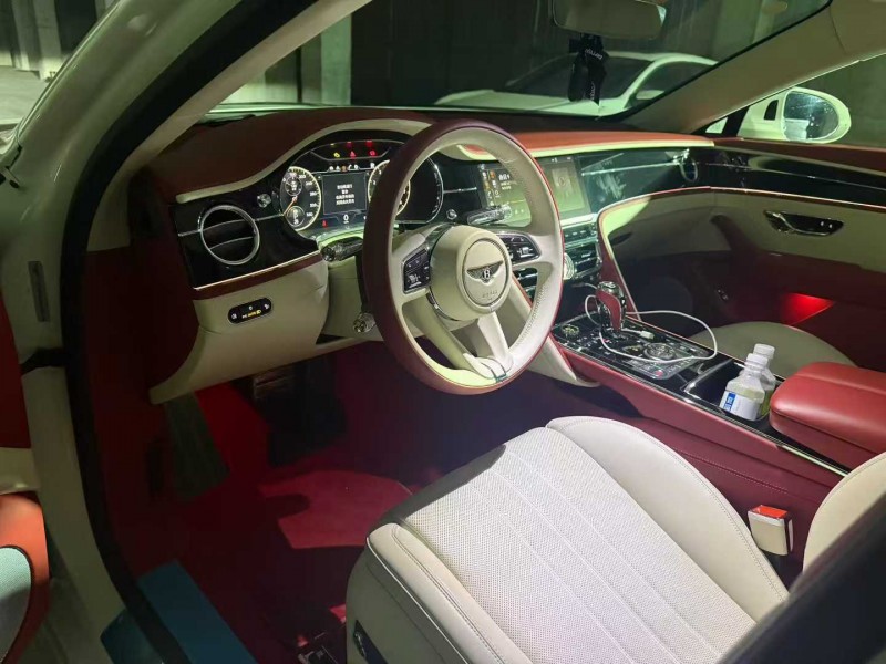 东莞25年宾利飞驰2