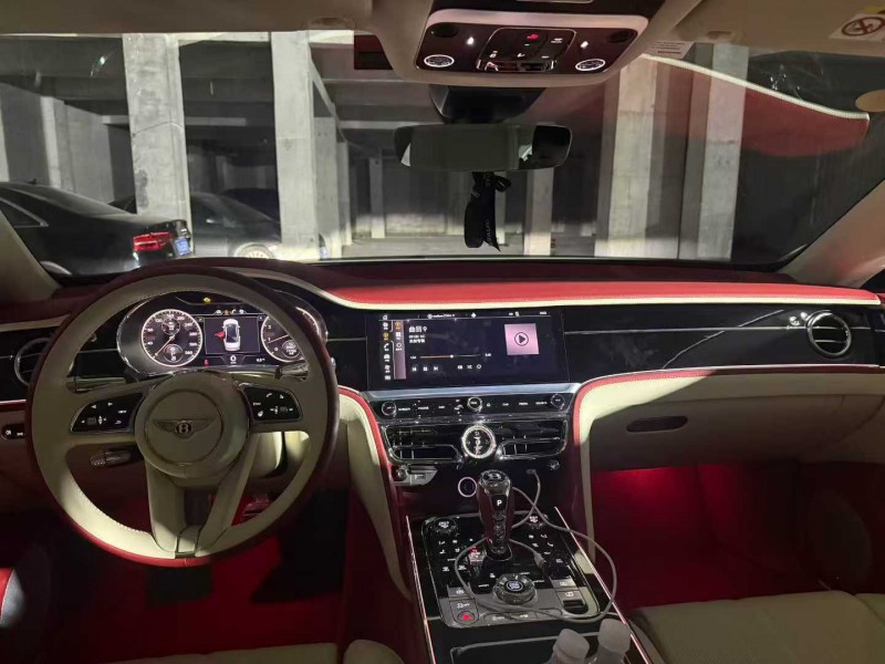 东莞25年宾利飞驰4