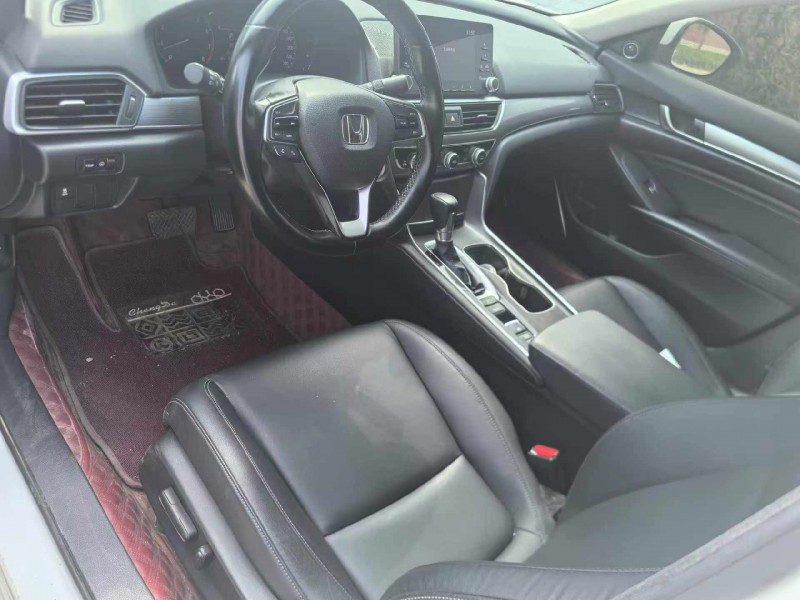 唐山21年本田雅阁3