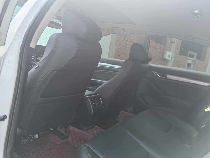 唐山21年本田雅阁4