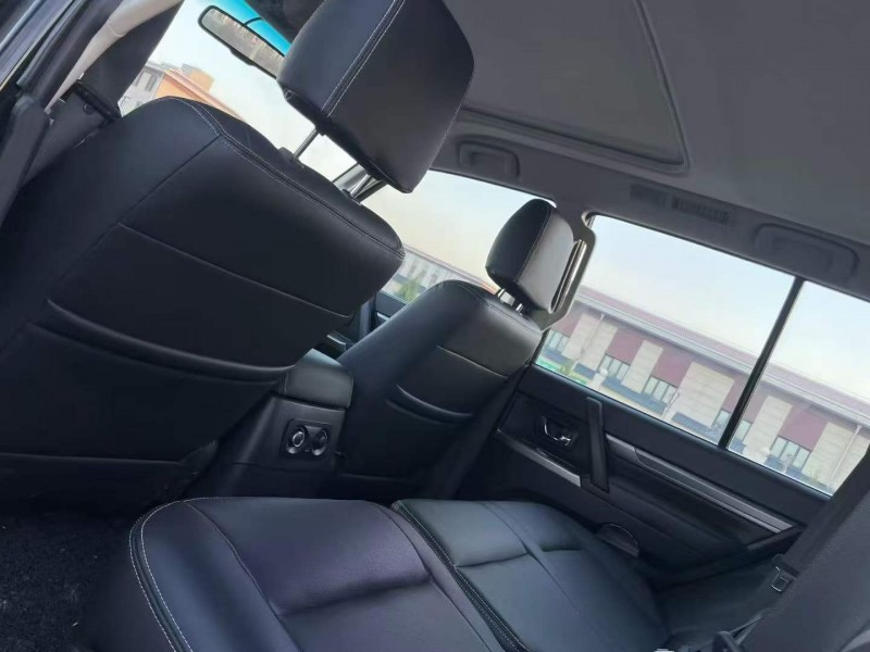 唐山19年三菱帕杰罗5