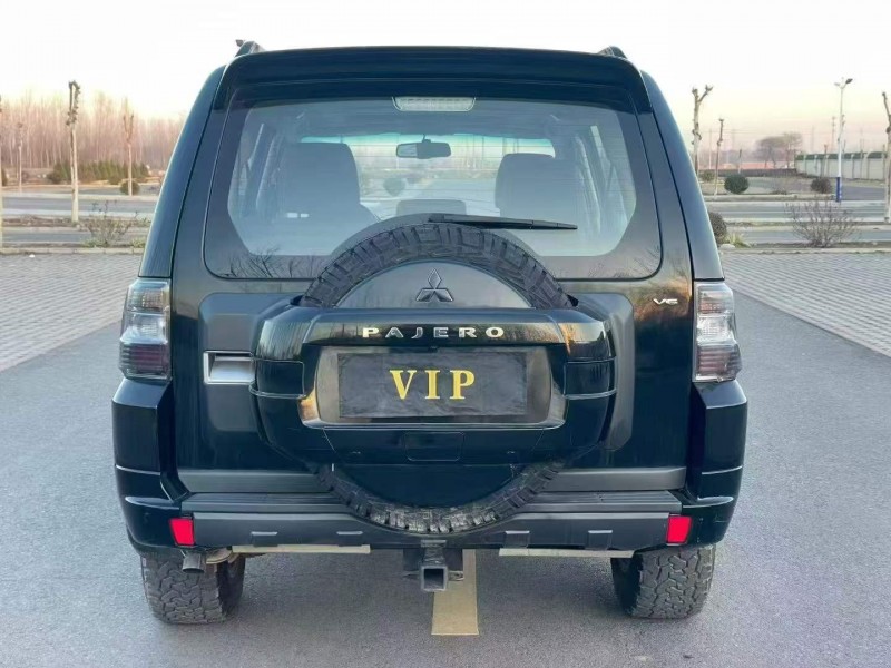 唐山19年三菱帕杰罗7