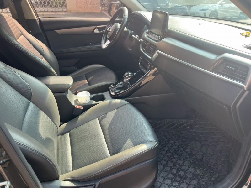 东莞20年起亚智跑6