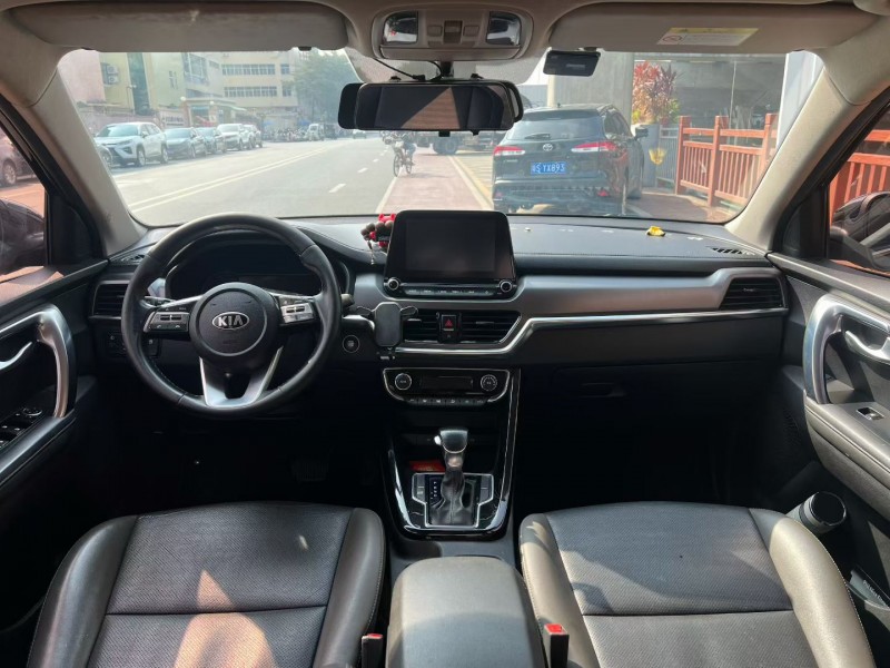 东莞20年起亚智跑7