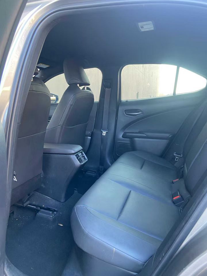 营口23年雷克萨斯UX4