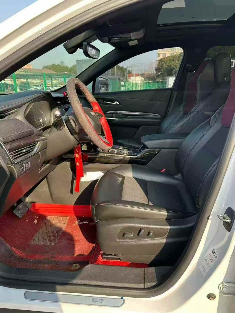 嘉兴19年凯迪拉克XT44