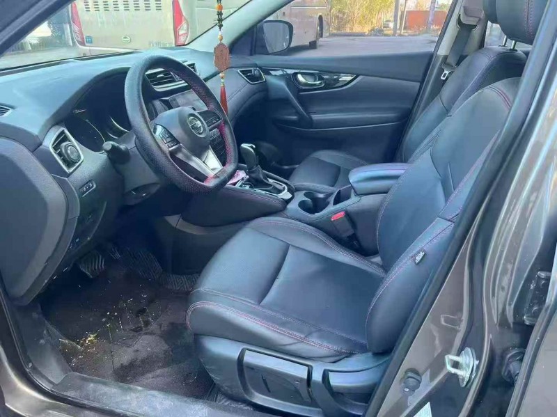 安阳20年日产奇骏4