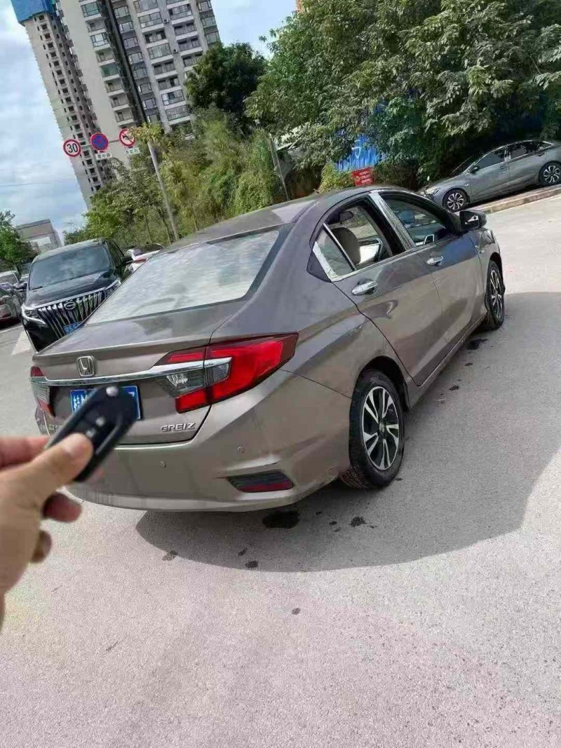 南宁16年本田哥瑞8