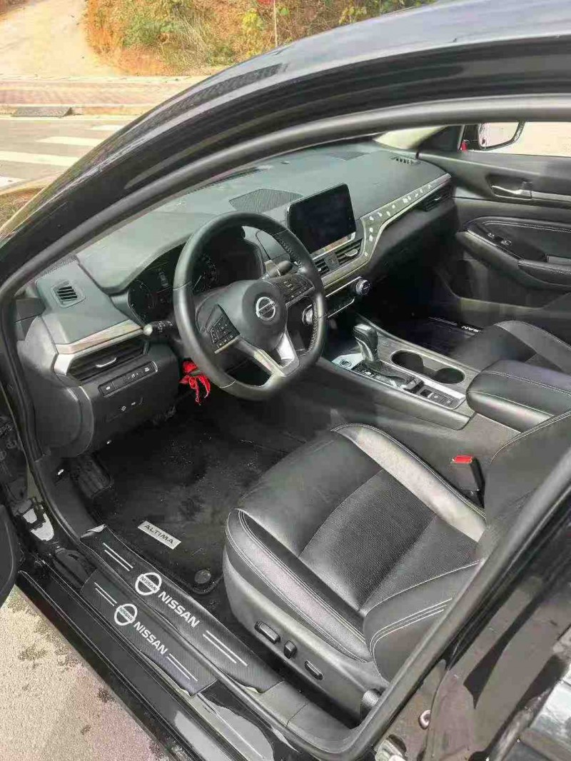 南宁21年日产天籁4