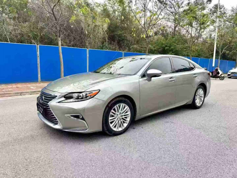 南宁16年雷克萨斯ES2