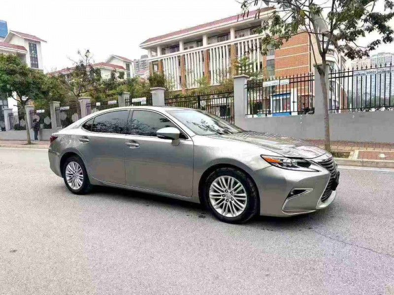 南宁16年雷克萨斯ES3