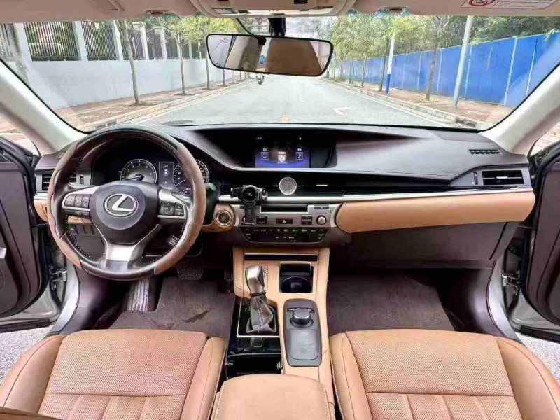 南宁16年雷克萨斯ES5