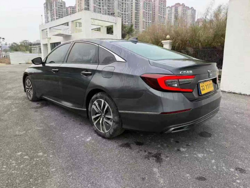 南宁23年本田雅阁8