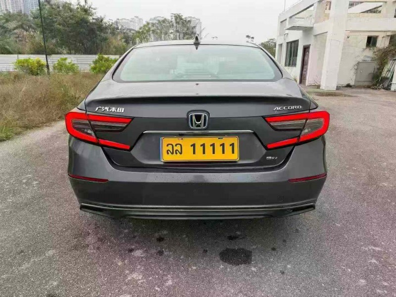 南宁23年本田雅阁9