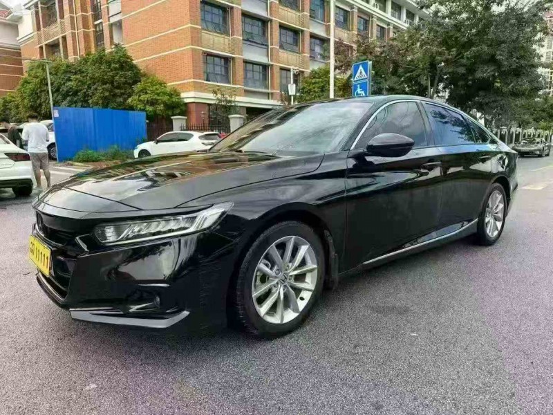 南宁22年本田雅阁2