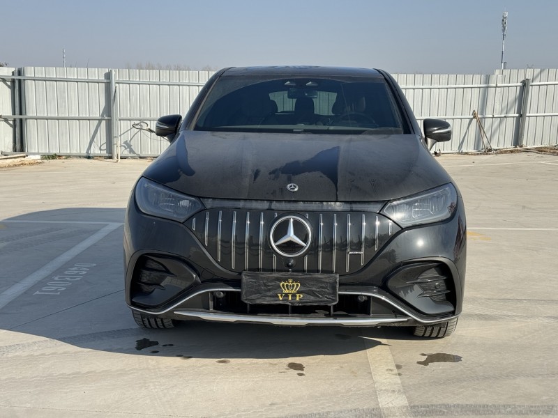 新乡25年奔驰EQE1