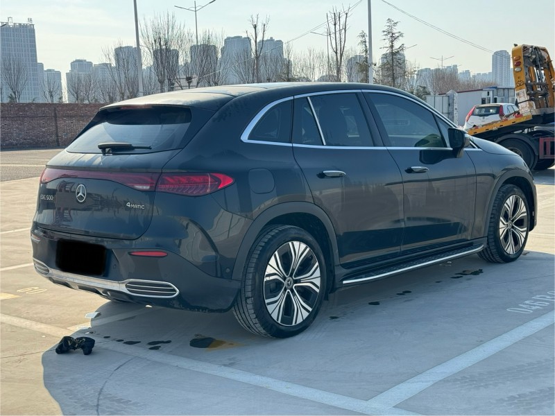 新乡25年奔驰EQE9