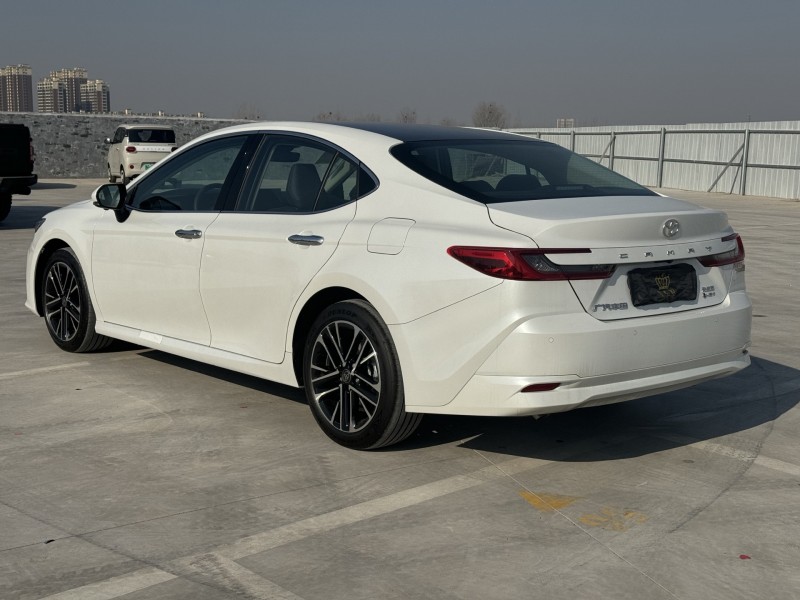 新乡26年丰田凯美瑞7