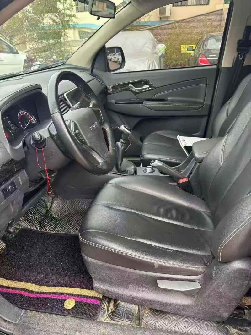 济宁23年五十铃铃拓4