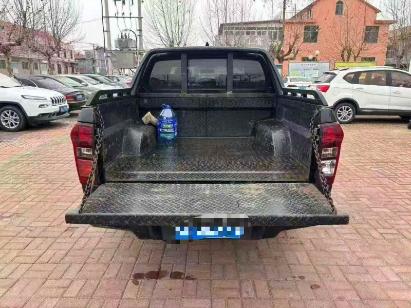 济宁23年五十铃铃拓8