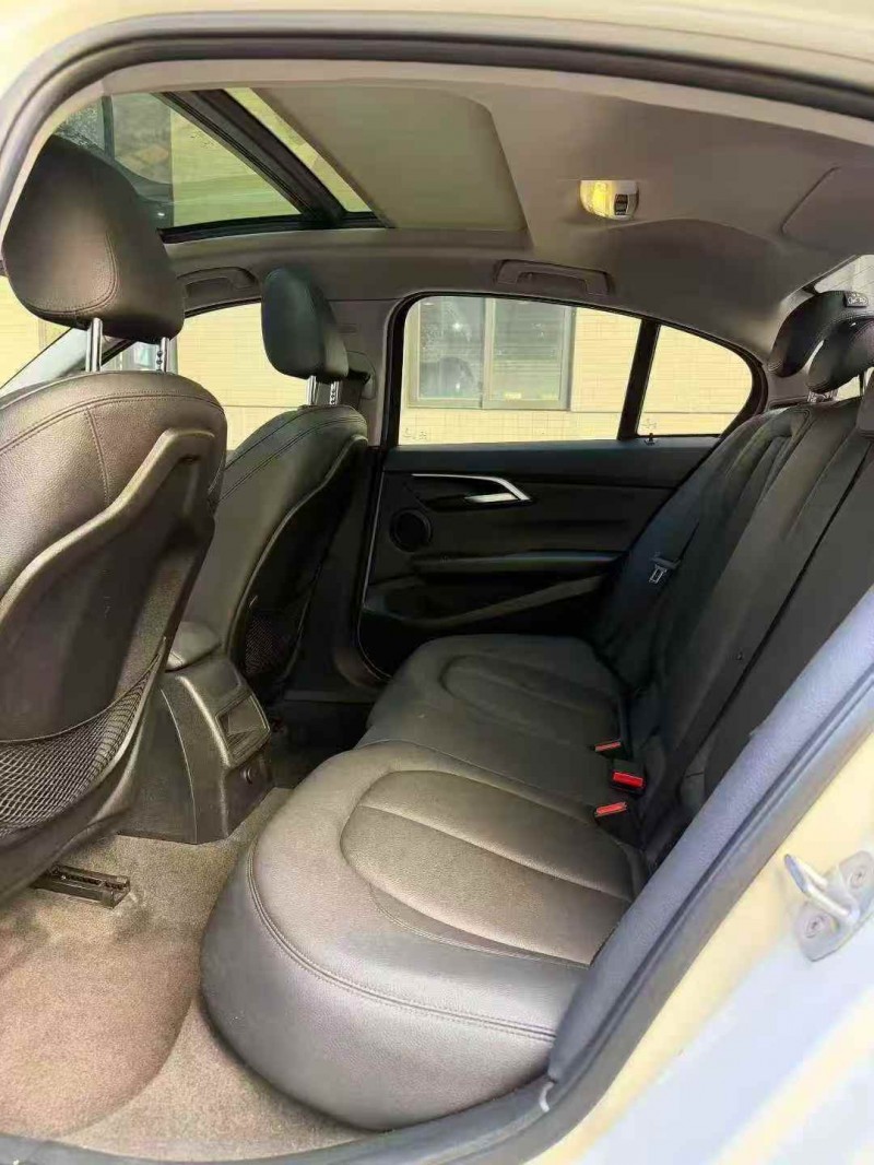 湛江18年宝马1系6