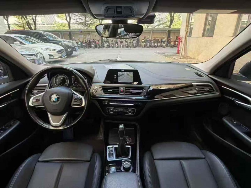 湛江18年宝马1系7