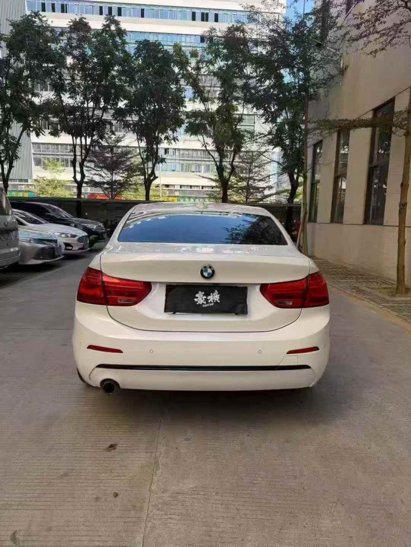 湛江18年宝马1系8