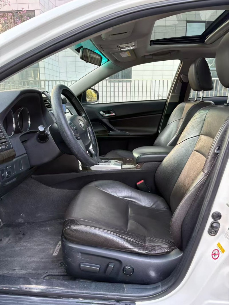 佛山16年丰田锐志4