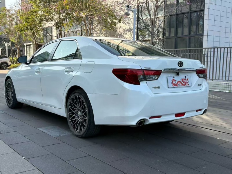 佛山16年丰田锐志7