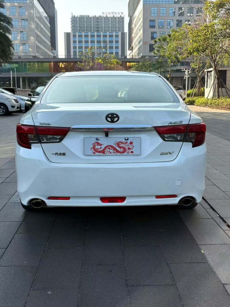 佛山16年丰田锐志9