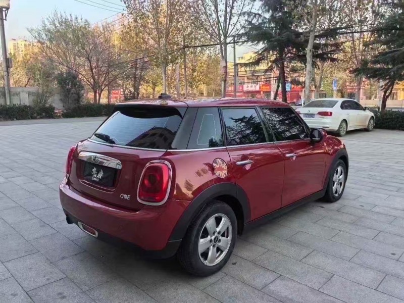 唐山17年宝马迷你4