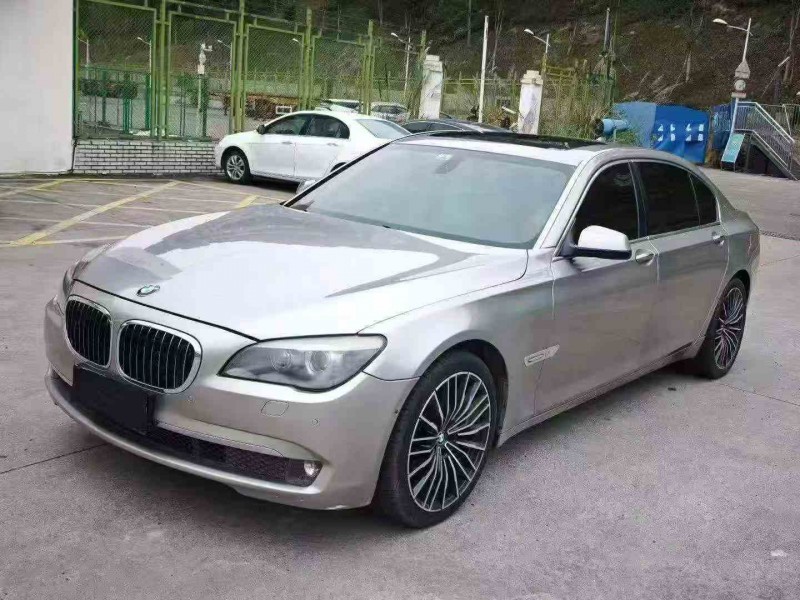 重庆12年宝马7系2