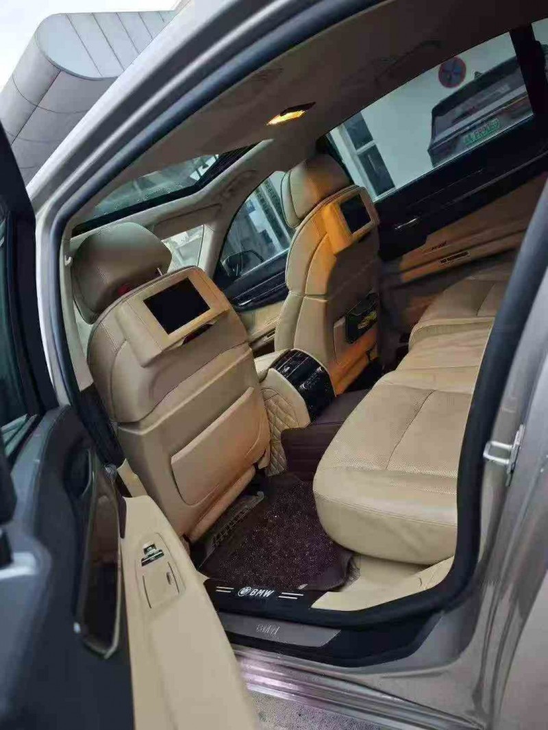 重庆12年宝马7系5