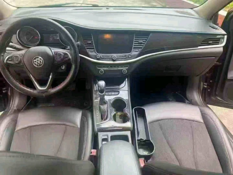 汕头18年别克威朗7