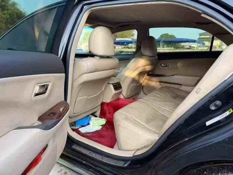 佛山13年丰田皇冠5