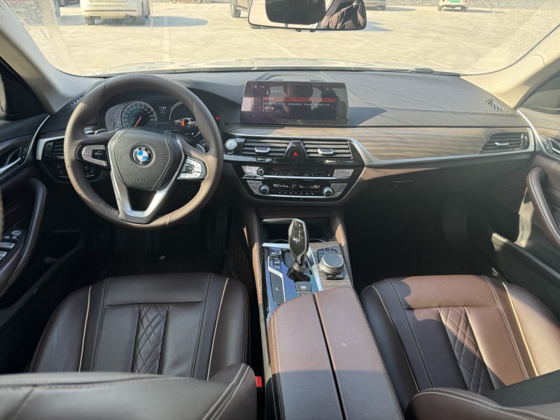 新乡18年宝马5系5