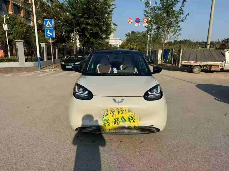 南宁25年五菱汽车缤果1