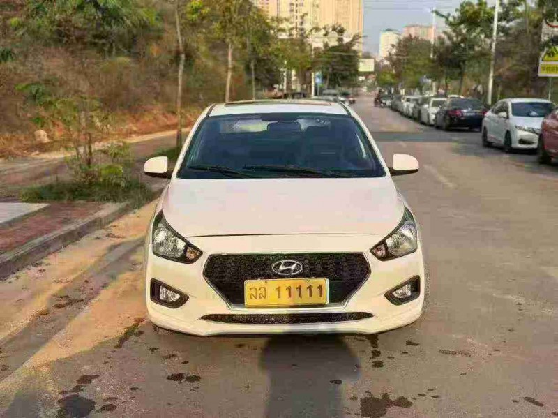 南宁18年现代瑞纳1