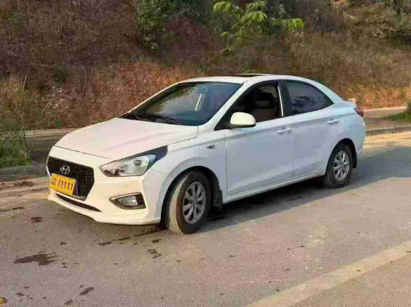 南宁18年现代瑞纳3