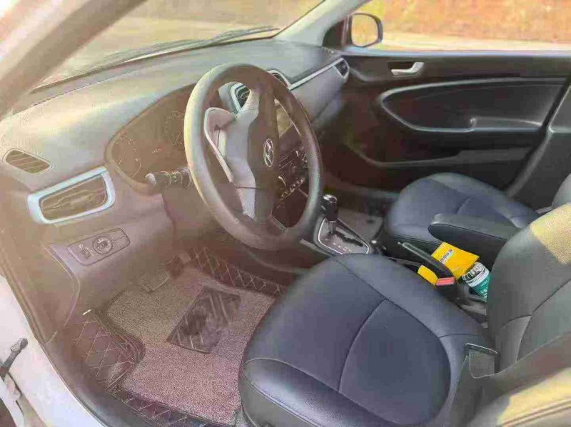 南宁18年现代瑞纳4