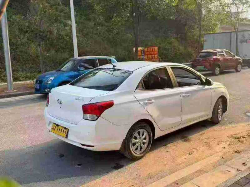 南宁18年现代瑞纳7