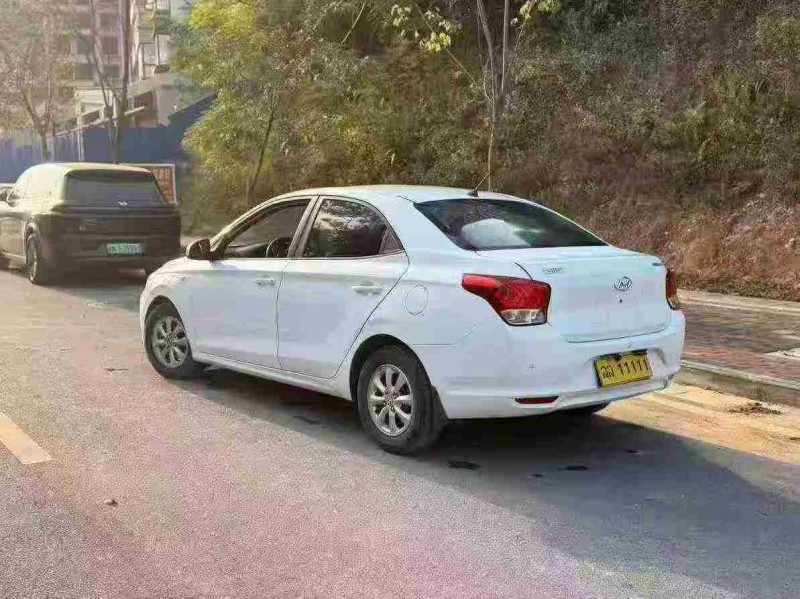 南宁18年现代瑞纳8