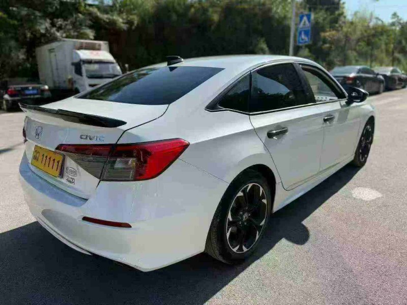 南宁23年本田思域8