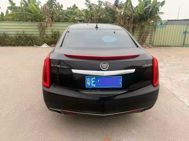 中山15年凯迪拉克XTS3